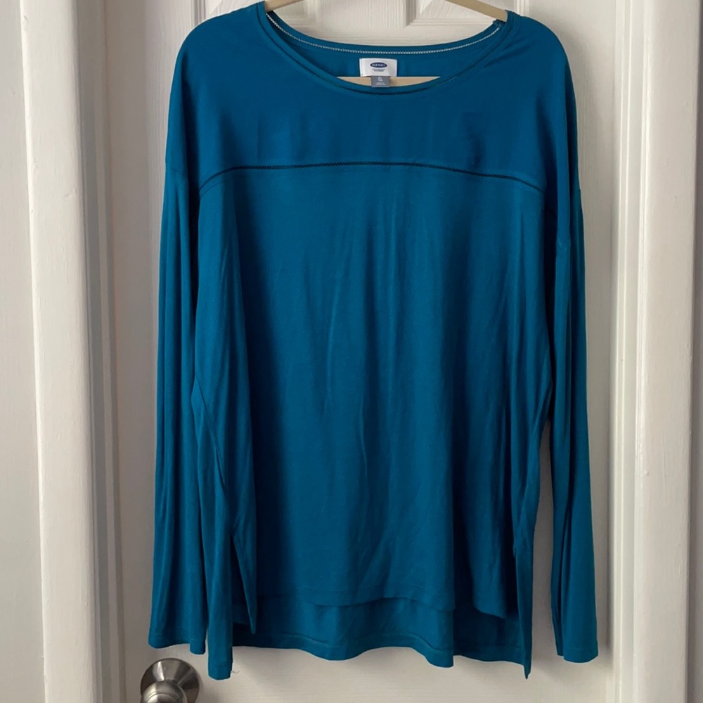 Old Navy Teal long sleeve embroidered high low top